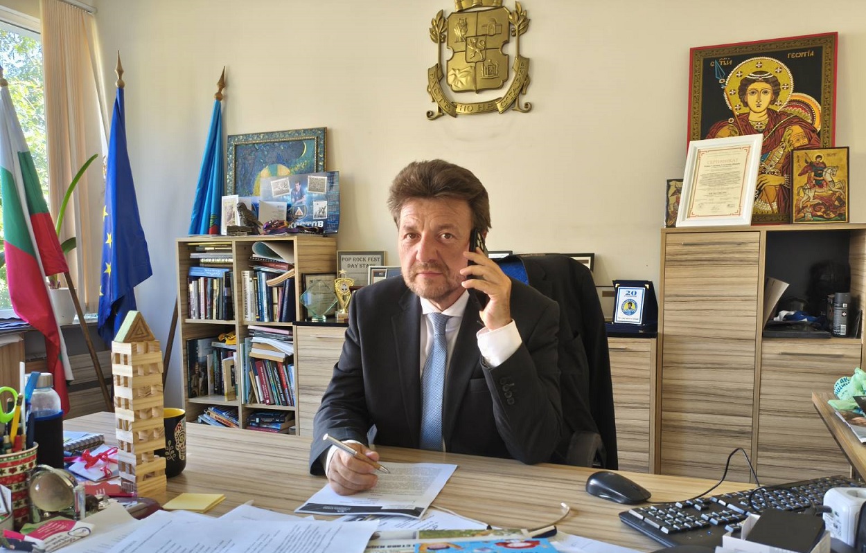 Георги Илиев пред БНР: След метрото ще направим основен ремонт на ул. „Гео Милев“ Георги Илиев пред БНР: След метрото ще направим основен ремонт на ул. „Гео Милев“
