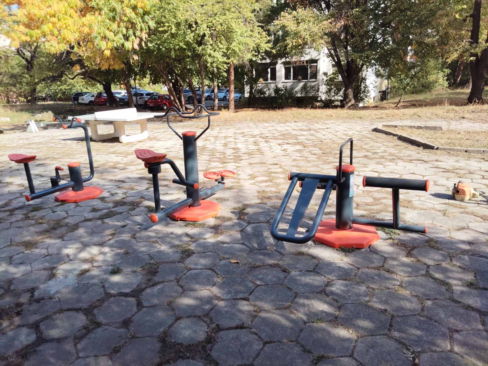 Още едно междублоково пространство в район “Слатина” е със зона за спорт Още едно междублоково пространство в район “Слатина” е със зона за спорт